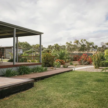 The Mains Guest House 2 Bedroom Farm Stay Corrigin Exterior photo
